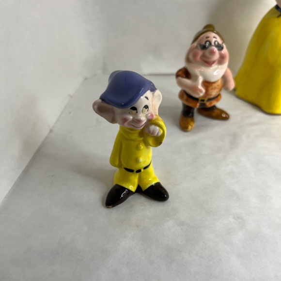 Vintage Walt Disney Snow White and the 6 Dwarfs Figurines • Ceramic • Japan RARE - Picture 2 of 14